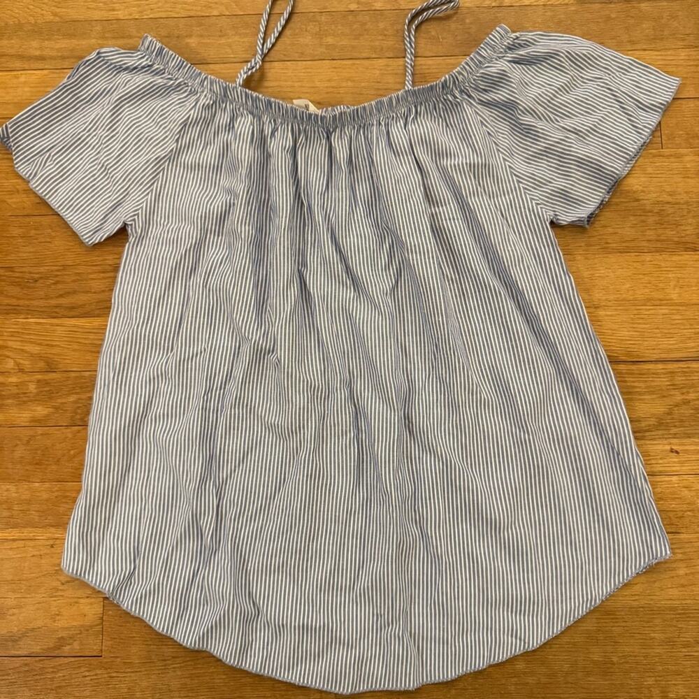Moon Kiss blue white striped cold shoulder short sleeve blouse shirt size M
 b56